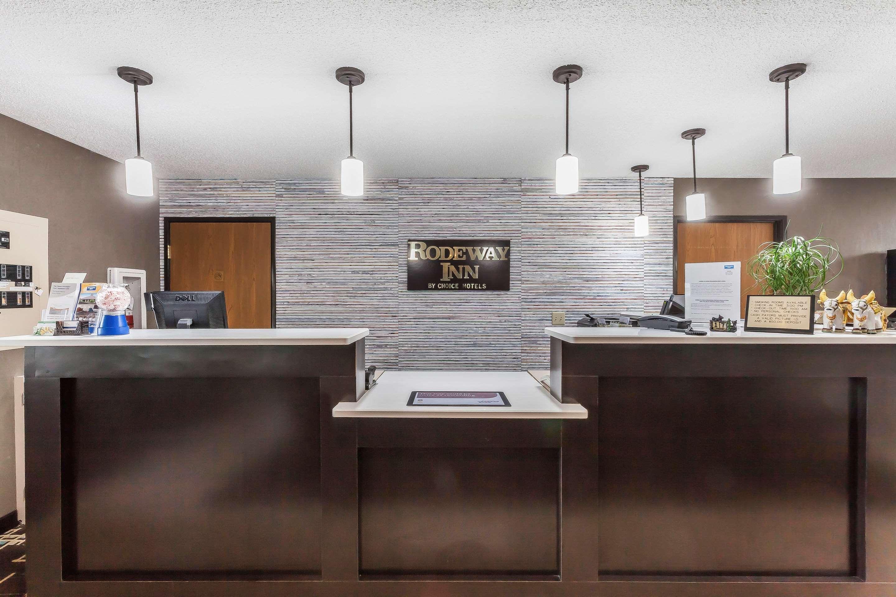 Quality Inn 2*